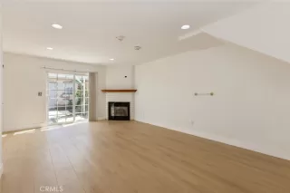 Photo #6: SB26082283 Listing 