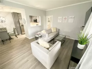 Photo #6: SR23045618 Listing