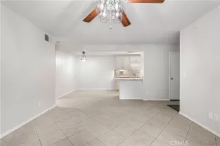 Photo #3: SR23049046 Listing 