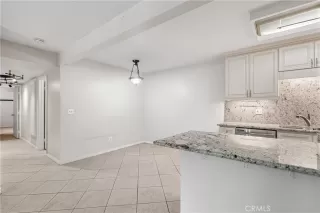 Photo #4: SR23049046 Listing 