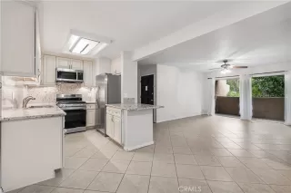 Photo #5: SR23049046 Listing 