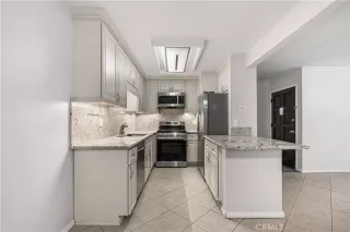 Photo #6: SR23049046 Listing 