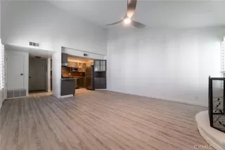 Photo #6: SR23054257 Listing 