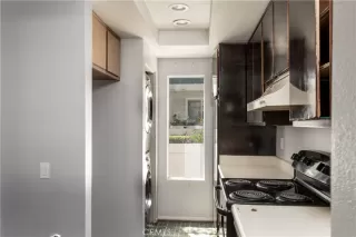 Photo #4: SR23084553 Listing