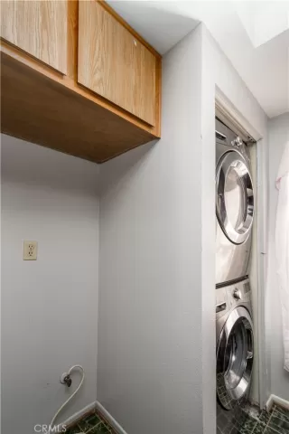 Photo #5: SR23084553 Listing