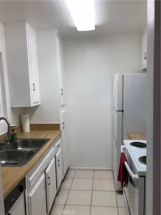 Photo #4: SR23117419 Listing