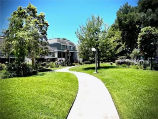 Photo #6: SR23134094 Listing