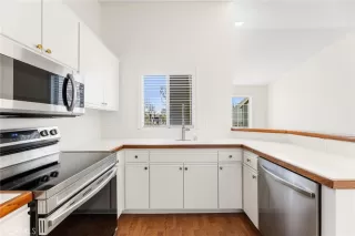 Photo #6: SR23155695 Listing 