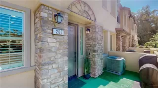 Photo #6: SR23171353 Listing 