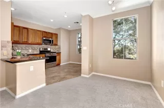 Photo #5: SR23198594 Listing 