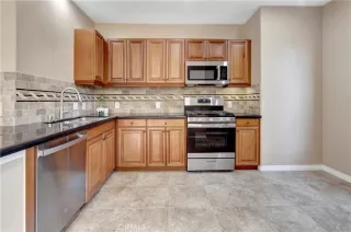 Photo #6: SR23198594 Listing 