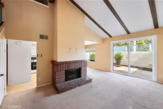 Photo #4: SR23208436 Listing