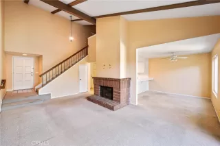 Photo #5: SR23208436 Listing