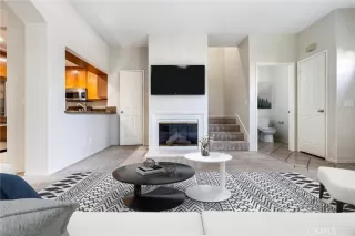 Photo #5: SR23230679 Listing 