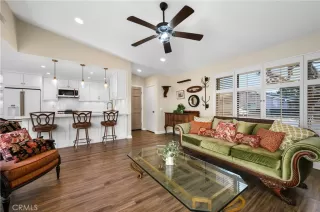 Photo #6: SR24015665 Listing