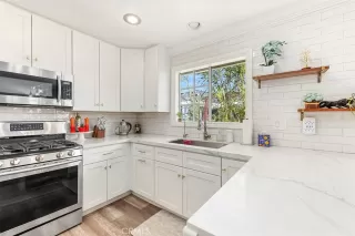 Photo #2: SR24022732 Listing