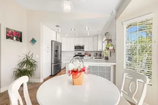 Photo #3: SR24022732 Listing