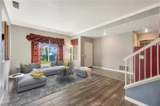 Photo #2: SR24041895 Listing 