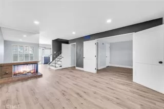 Photo #5: SR24045190 Listing