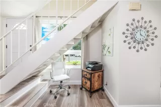 Photo #4: SR24047139 Listing