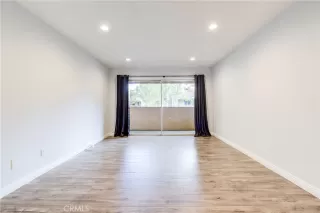 Photo #5: SR24089629 Listing 