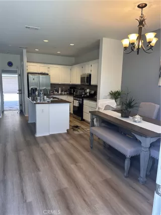 Photo #2: SR24117980 Listing 