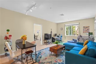 Photo #4: SR24121550 Listing