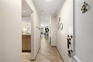 Photo #6: SR24171829 Listing