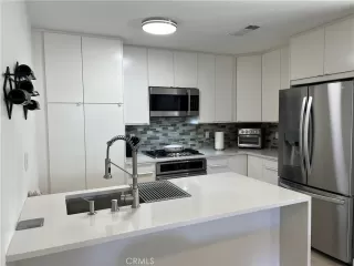 Photo #3: SR24181165 Listing