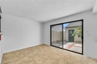 Photo #4: SR24195762 Listing 