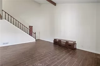 Photo #5: SR24200037 Listing 