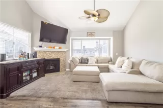 Photo #2: SR24210064 Listing 