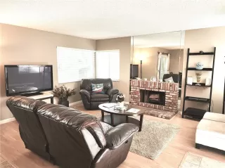 Photo #4: SR24233477 Listing 