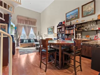 Photo #4: SR24244767 Listing