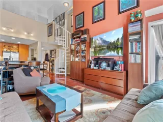 Photo #5: SR24244767 Listing