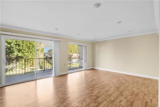 Photo #6: SR25017913 Listing