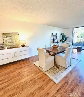 Photo #3: SR25034620 Listing 