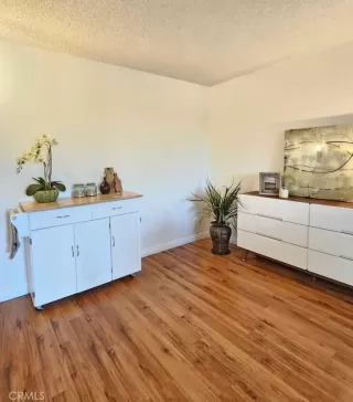 Photo #4: SR25034620 Listing 