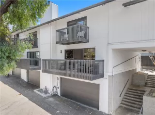 Photo #1: SR25160356 Listing 