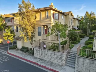 More Details about MLS # SR25196953 : 423 W SUMMERFIELD CIRCLE