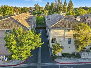 Photo #3: SR25196953 Listing 