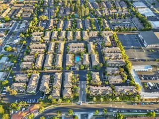 Photo #6: SR25196953 Listing 