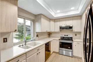 Photo #6: SR25235456 Listing 