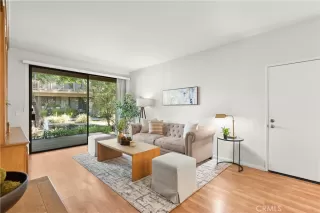 Photo #6: SR25244354 Listing 