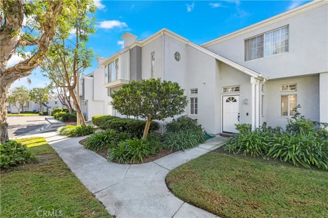 MLS: SR25251903 Condo For Sale