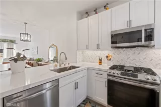 Photo #2: SR25251903 Listing 