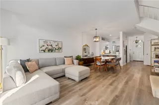 Photo #4: SR25251903 Listing 