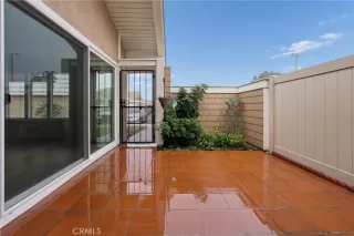 Photo #4: SR25277056 Listing 