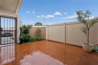 Photo #5: SR25277056 Listing 