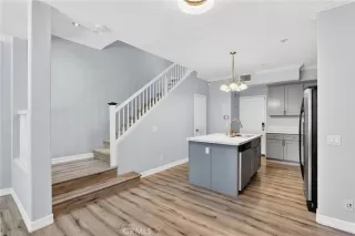 Photo #5: SR25277115 Listing 